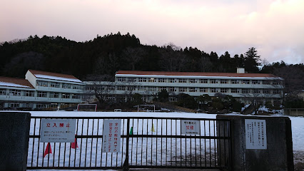 【小学校】日の出町立大久野小学校まで725ｍ