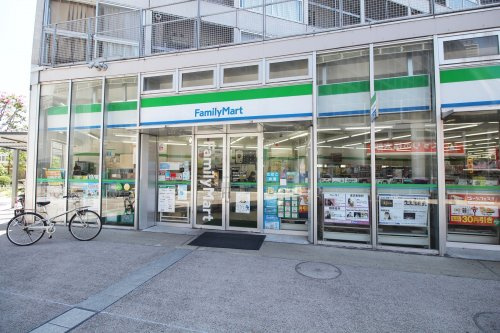 【コンビニエンスストア】ファミリーマート　江東東雲一丁目店まで275ｍ