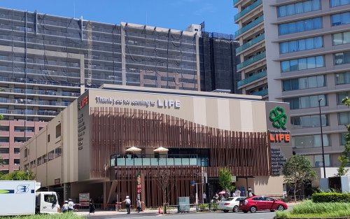 【スーパー】ライフ　豊洲店まで880ｍ