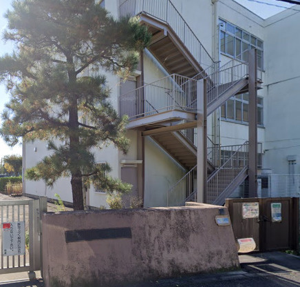 【小学校】鳩山町立鳩山小学校まで611ｍ