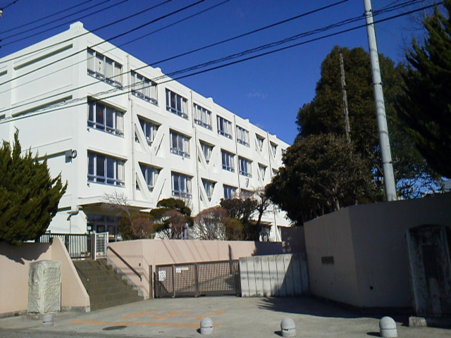 【小学校】藤沢市立御所見小学校まで491ｍ