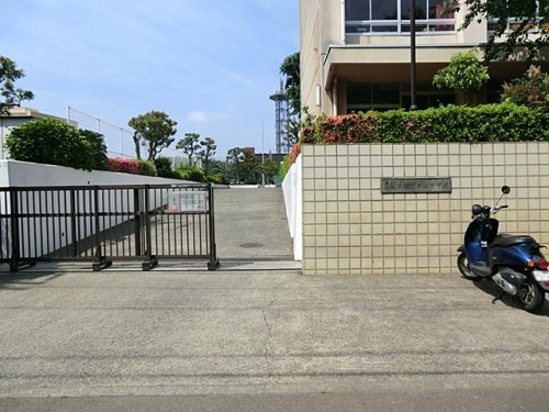【中学校】藤沢市立滝の沢中学校まで847ｍ