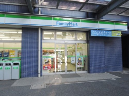 【コンビニエンスストア】ファミリーマート勝どき五丁目店まで181ｍ