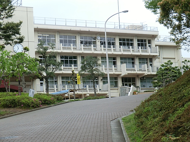 【中学校】所沢市立　上山口中学校まで2010ｍ