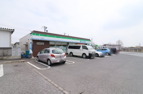 【コンビニエンスストア】ファミリーマート　栃木藤岡店まで2642ｍ