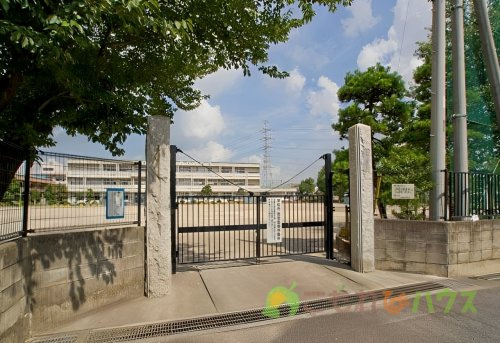 【小学校】上尾市立上平小学校まで1600ｍ