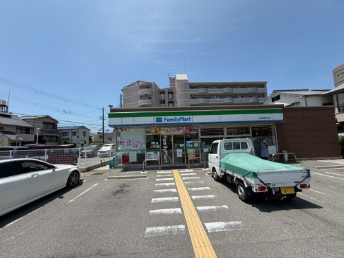 【コンビニエンスストア】ファミリーマート　尼崎稲葉元町店まで198ｍ