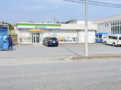 【コンビニエンスストア】ファミリーマート　万野原バイパス店まで447ｍ