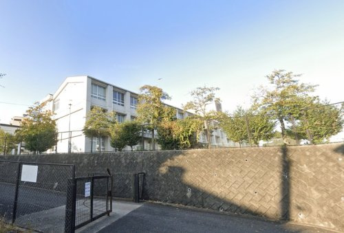 【中学校】和泉市立北池田中学校まで763ｍ