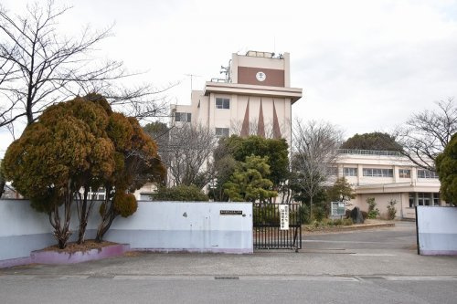 【小学校】牛島小学校まで850ｍ