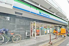 【コンビニエンスストア】ファミリーマート　西麻布霞町店まで160ｍ
