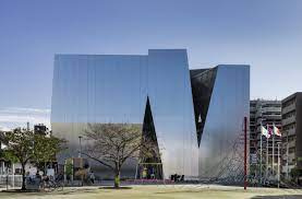【美術館】すみだ北斎美術館まで330ｍ