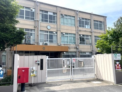 【小学校】梅津小学校まで824ｍ