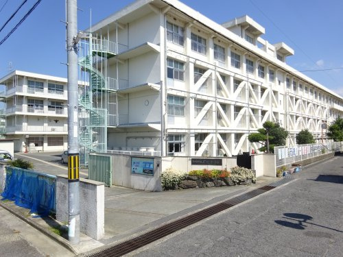 【中学校】大和高田市立片塩中学校まで2249ｍ
