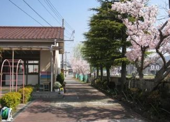【幼稚園】姫路市立花田幼稚園まで450ｍ