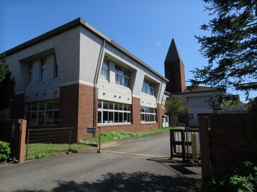 【中学校】稲城第六中学校まで961ｍ