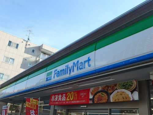 【コンビニエンスストア】ファミリーマート　さいたま鈴谷四丁目店まで429ｍ