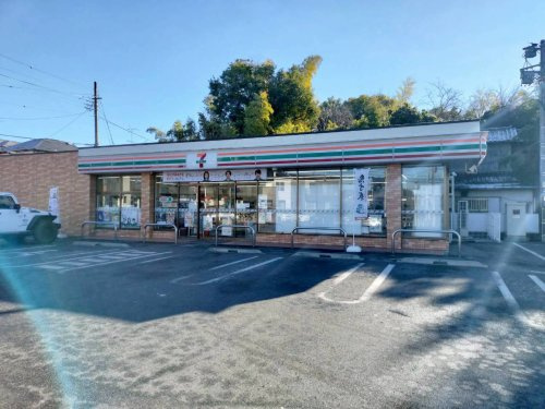 【コンビニエンスストア】セブンイレブン　鴻巣大間3丁目店まで935ｍ