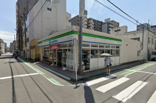 【コンビニエンスストア】ファミリーマート　横浜山王町店まで200ｍ