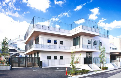 【保育園】トレジャーキッズにいじゅく保育園まで272ｍ