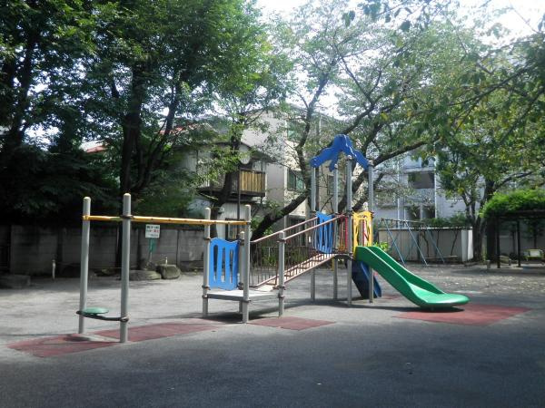 【公園】入三西公園まで341ｍ