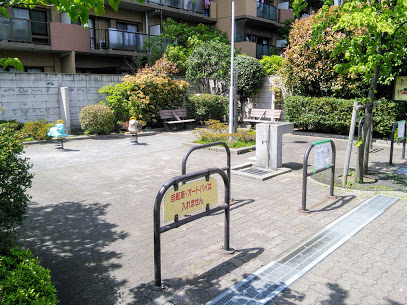 【公園】春日橋児童公園まで374ｍ