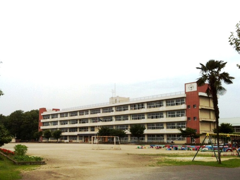 【小学校】宇都宮市立新田小学校まで965ｍ