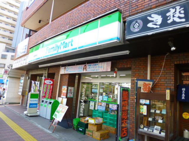 【コンビニエンスストア】ファミリーマート伝通院前店まで169ｍ