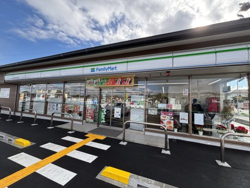 【コンビニエンスストア】ファミリーマート　洛西新林本通店まで254ｍ
