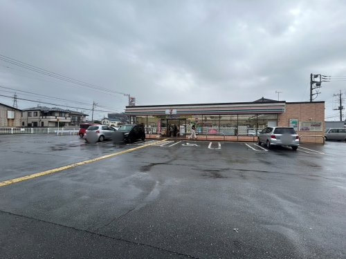【コンビニエンスストア】セブンイレブン　久喜鷲宮5丁目店まで800ｍ