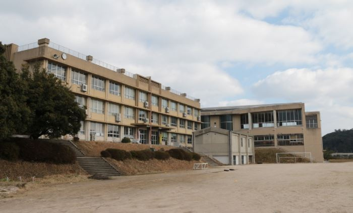 【中学校】安来第三中学校まで2141ｍ