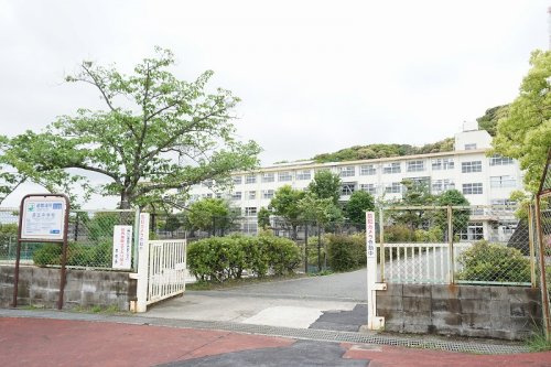 【中学校】長丘中学校まで1513ｍ