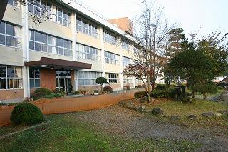 【小学校】さくら市立南小学校まで1108ｍ