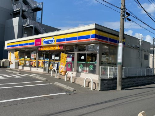 【コンビニエンスストア】ミニストップ　町田小川店まで290ｍ