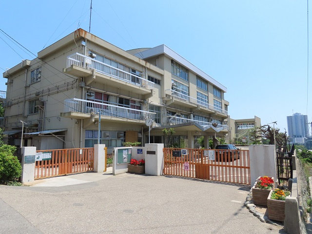 【小学校】東舞子小学校まで300ｍ
