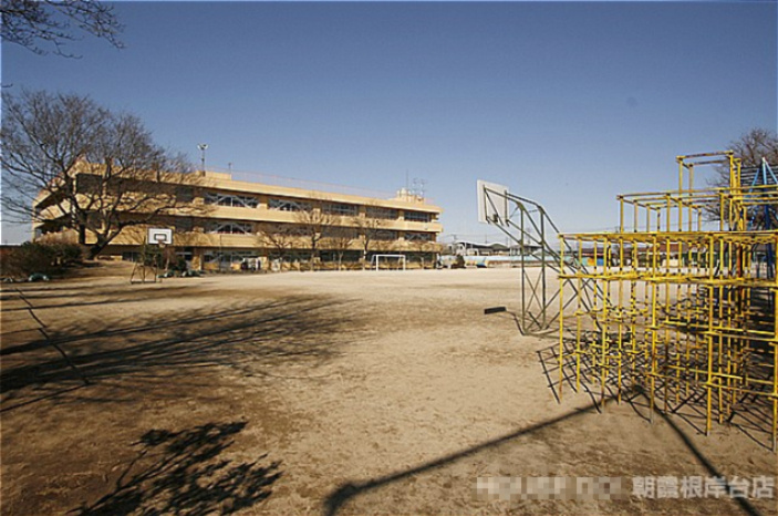 【小学校】新座市立新開小学校まで635ｍ