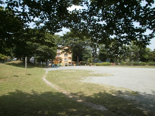 【公園】十日市場公園まで50ｍ
