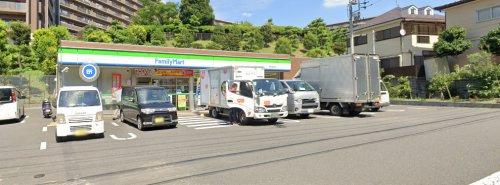 【コンビニエンスストア】ファミリーマート　町田南大谷店まで735ｍ