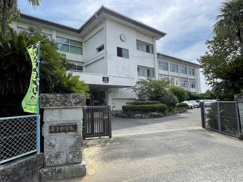 【中学校】八代市立千丁中学校まで585ｍ
