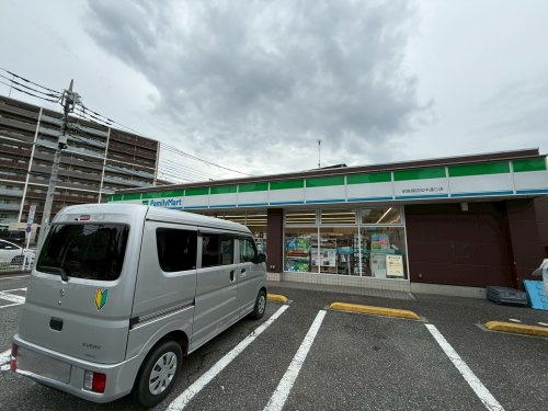 【コンビニエンスストア】ファミリーマート　昭島諏訪松中通り店まで548ｍ