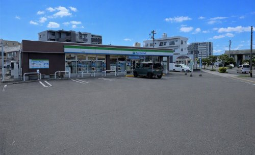 【コンビニエンスストア】ファミリーマート元宮店まで560ｍ