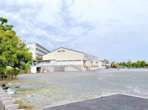 【小学校】富士市立鷹岡小学校まで408ｍ
