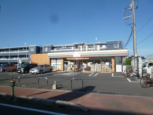 【コンビニエンスストア】セブンイレブン　草加旭町4丁目店まで240ｍ