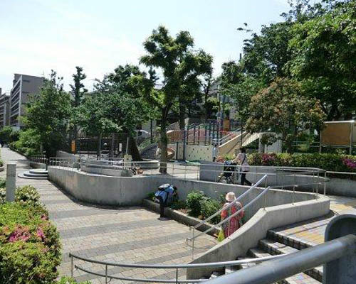 【公園】上四児童遊園まで137ｍ