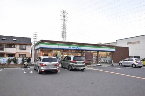 【コンビニエンスストア】ファミリーマート　八潮宮田店まで350ｍ