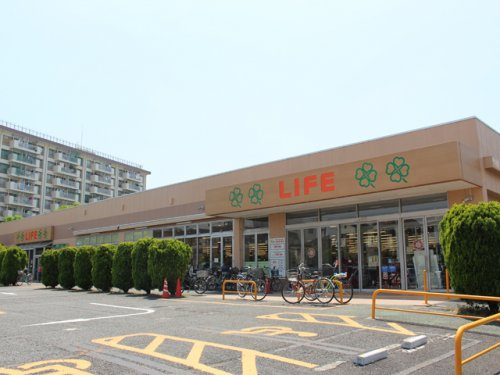 【スーパー】ライフ　前野町店まで368ｍ
