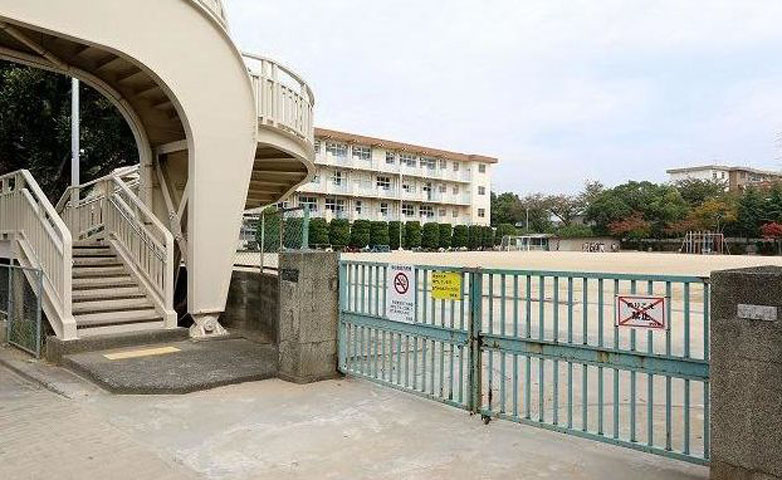 【小学校】北九州市立萩原小学校まで368ｍ