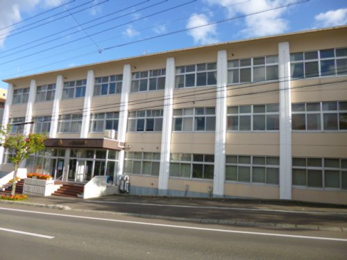 【高校】小樽明峰高等学校まで69ｍ