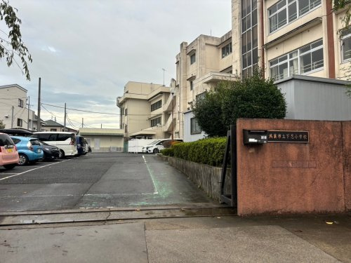 【小学校】鴻巣市立下忍小学校まで2000ｍ