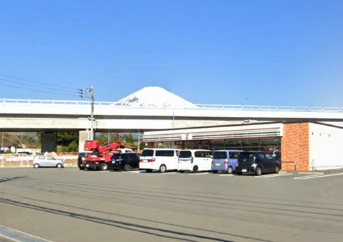 【コンビニエンスストア】セブンイレブン　御殿場川島田店まで585ｍ
